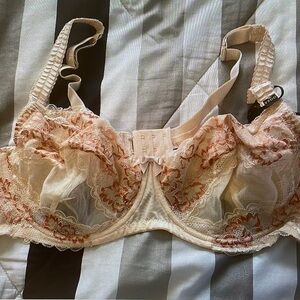 Floral Lace Underwire Bra - Cream and Pink
